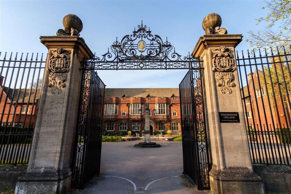 Westminster College Hotel CBG Eksteriør billede